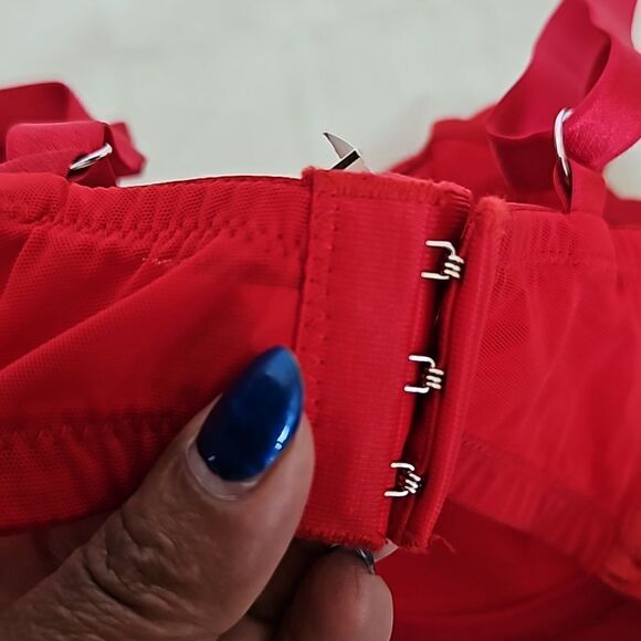 Victoria's Secret Women's Underwire Push-Up Without Padding Bow Bra Red 34DDD - Picture 12 of 16